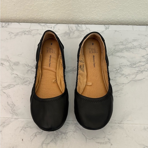 Time and Tru Shoes - Time and Tru Black Faux Leather Ballet Flats Sz 8 Memory Foam Scrunch​